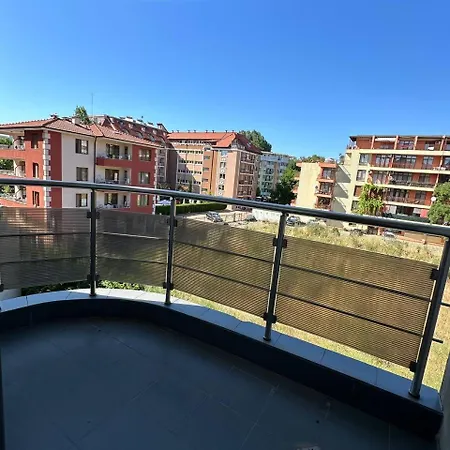 Apartament Mida 19 *
